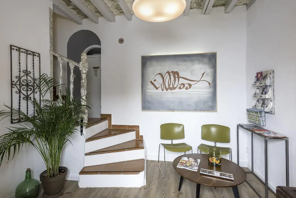 לינה וארוחת בוקר מארבלה Tribeca B&B Boutique