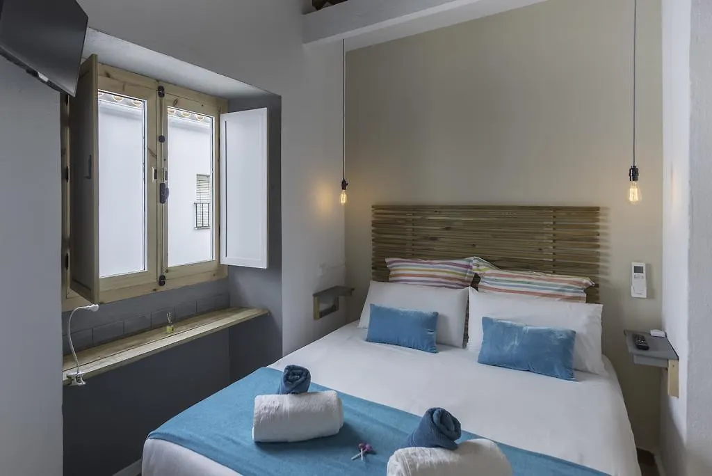 לינה וארוחת בוקר מארבלה Tribeca B&B Boutique