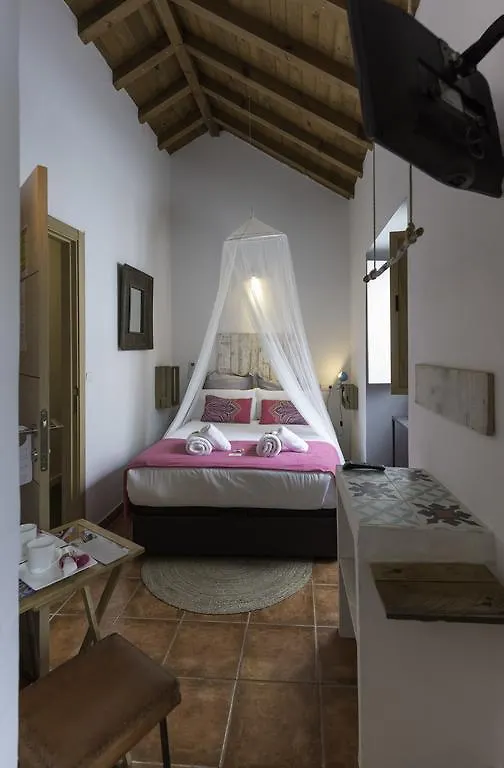 מארבלה Tribeca B&B Boutique לינה וארוחת בוקר